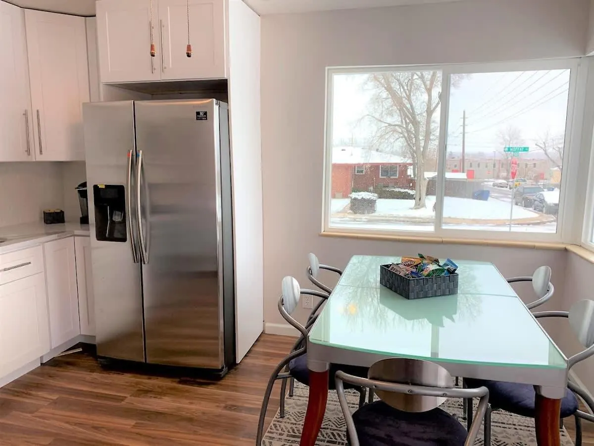 Holiday home Family Friendly & Cozy Two Bedroom Denver