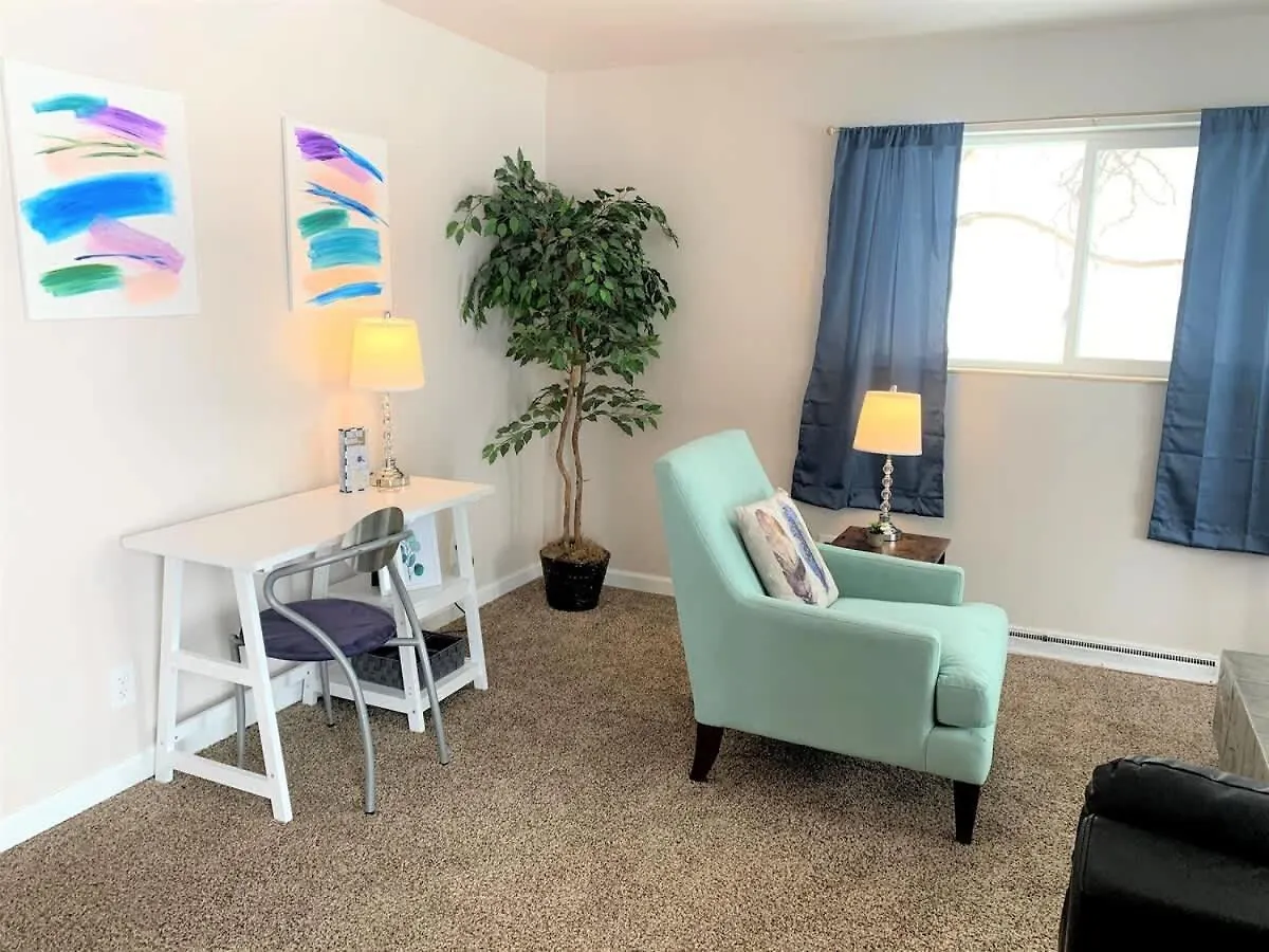 Family Friendly & Cozy Two Bedroom Denver Holiday home
